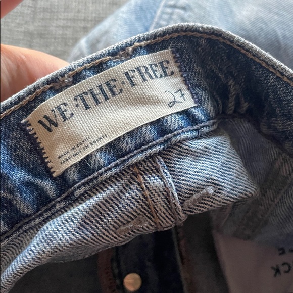 FREE PEOPLE Good Luck Mid-Rise Barrel Jeans! - Picture 11 of 12
